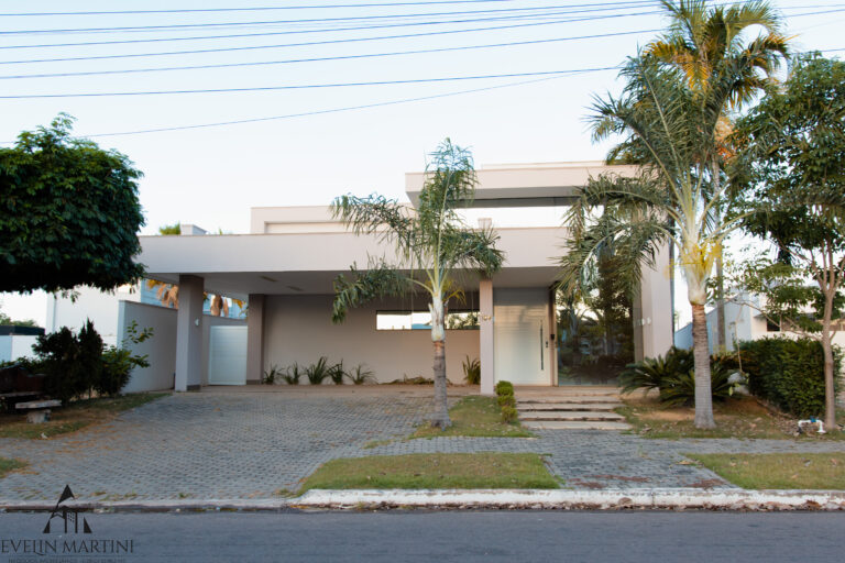 Casa em alto padrão, em Condomínio Residencial Carpe Diem.